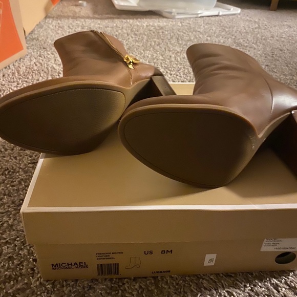 Michael Kors French Booties size 8 - Picture 2 of 4